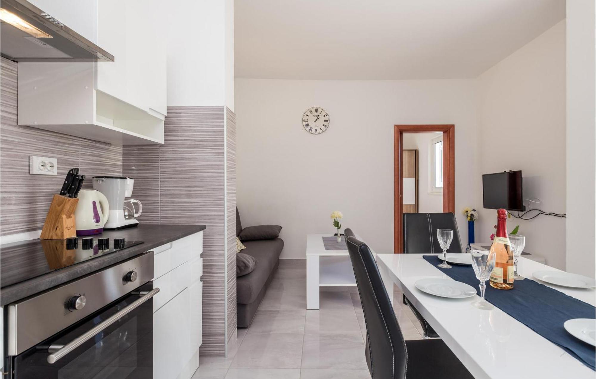 Pet Friendly Apartment In Kampor With Kitchen Exterior photo