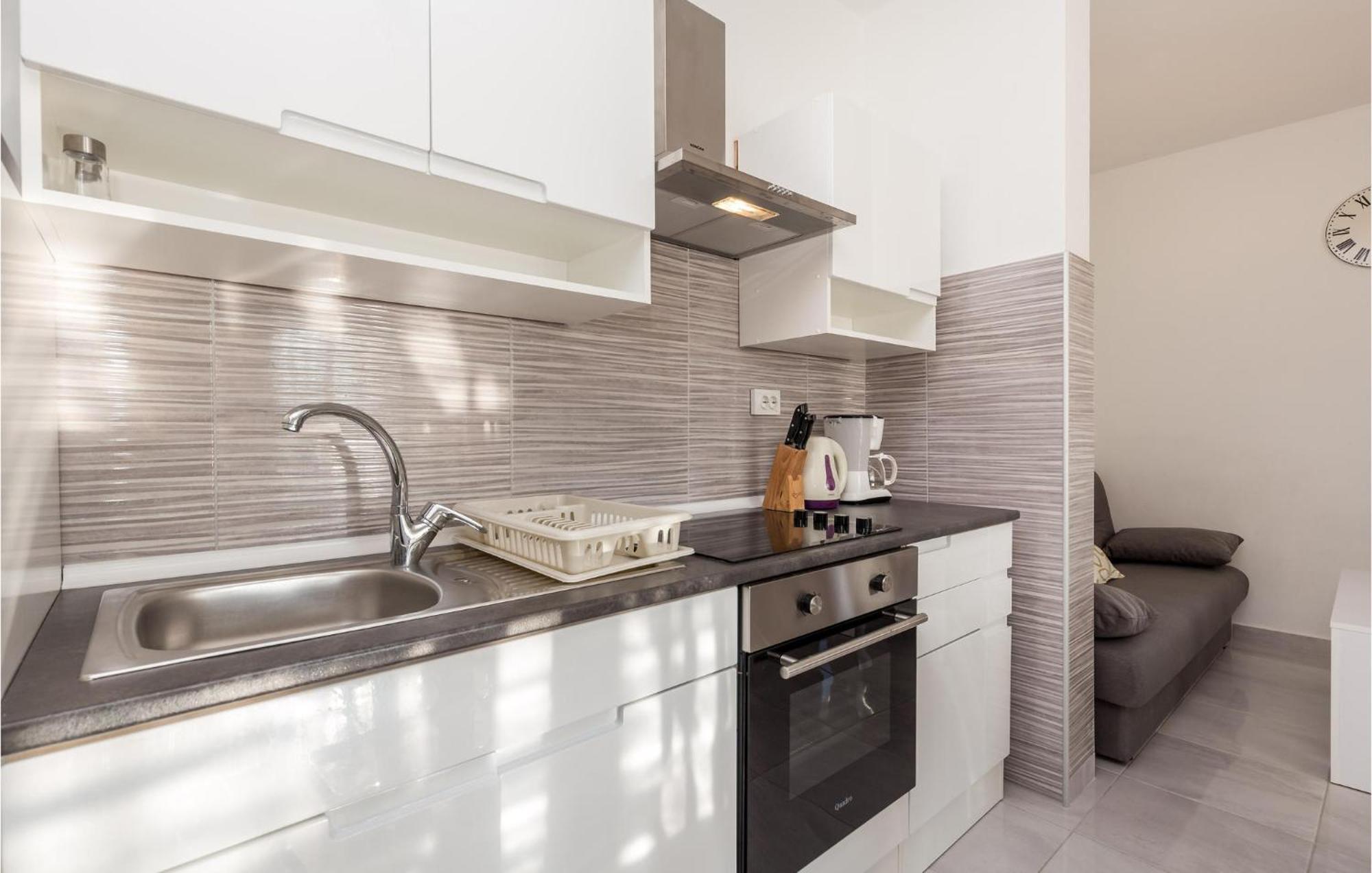 Pet Friendly Apartment In Kampor With Kitchen Exterior photo