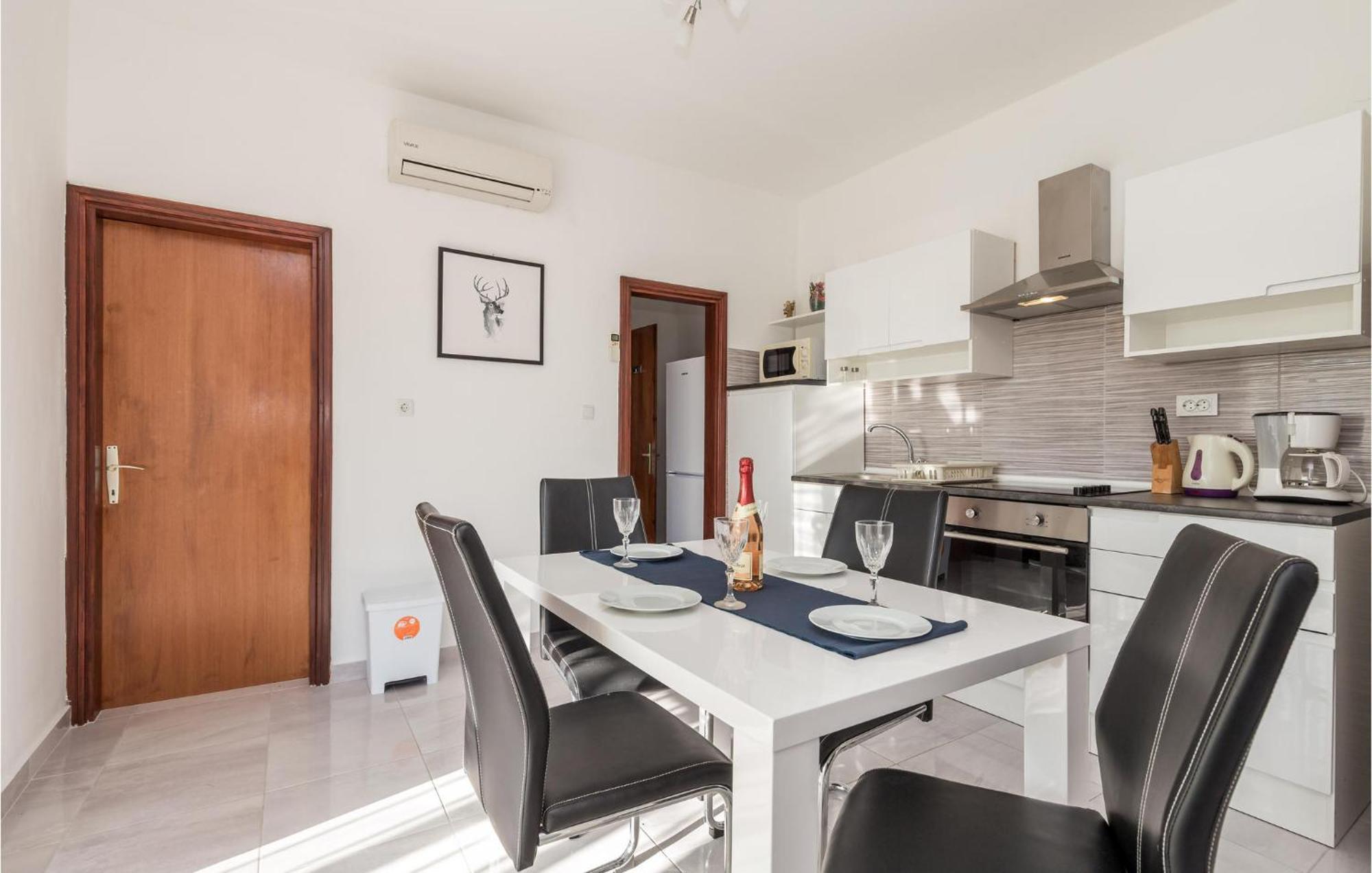 Pet Friendly Apartment In Kampor With Kitchen Exterior photo