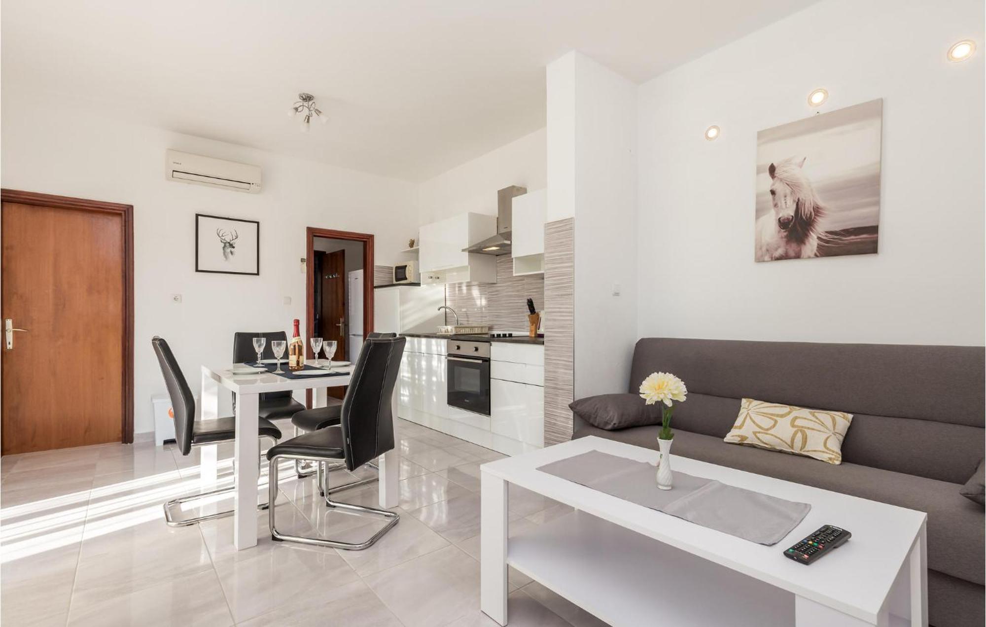 Pet Friendly Apartment In Kampor With Kitchen Exterior photo